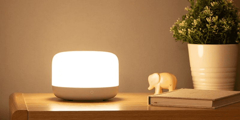 Демонстрация работы лампы Xiaomi Yeelight LED Bedside Lamp D2